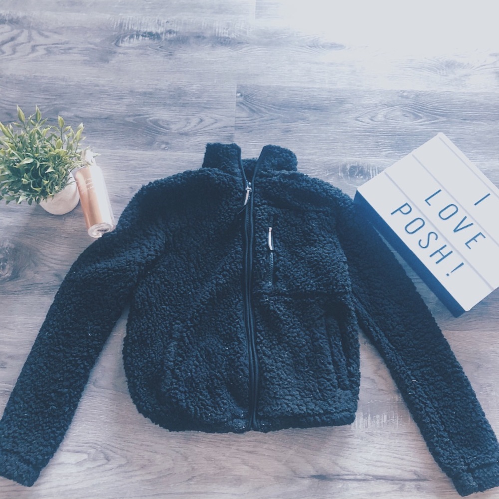 Zip-up Sherpa jacket!
